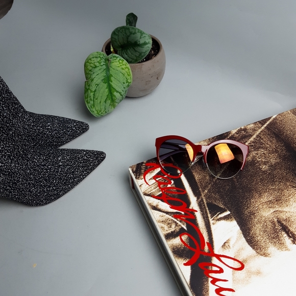 Moschino Red frame sunglasses NWT - Picture 2 of 10